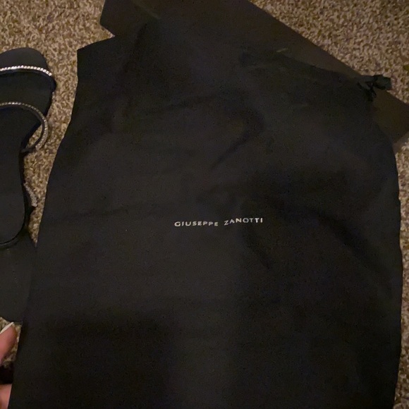 Cutest black sandals - Picture 7 of 7